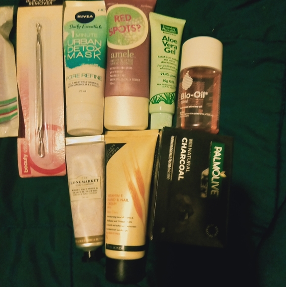 Bulk beauty-skin/suncare/ mask/👌 creams/🧼etc. All🆕MUST GO asap !;) - Picture 4 of 11